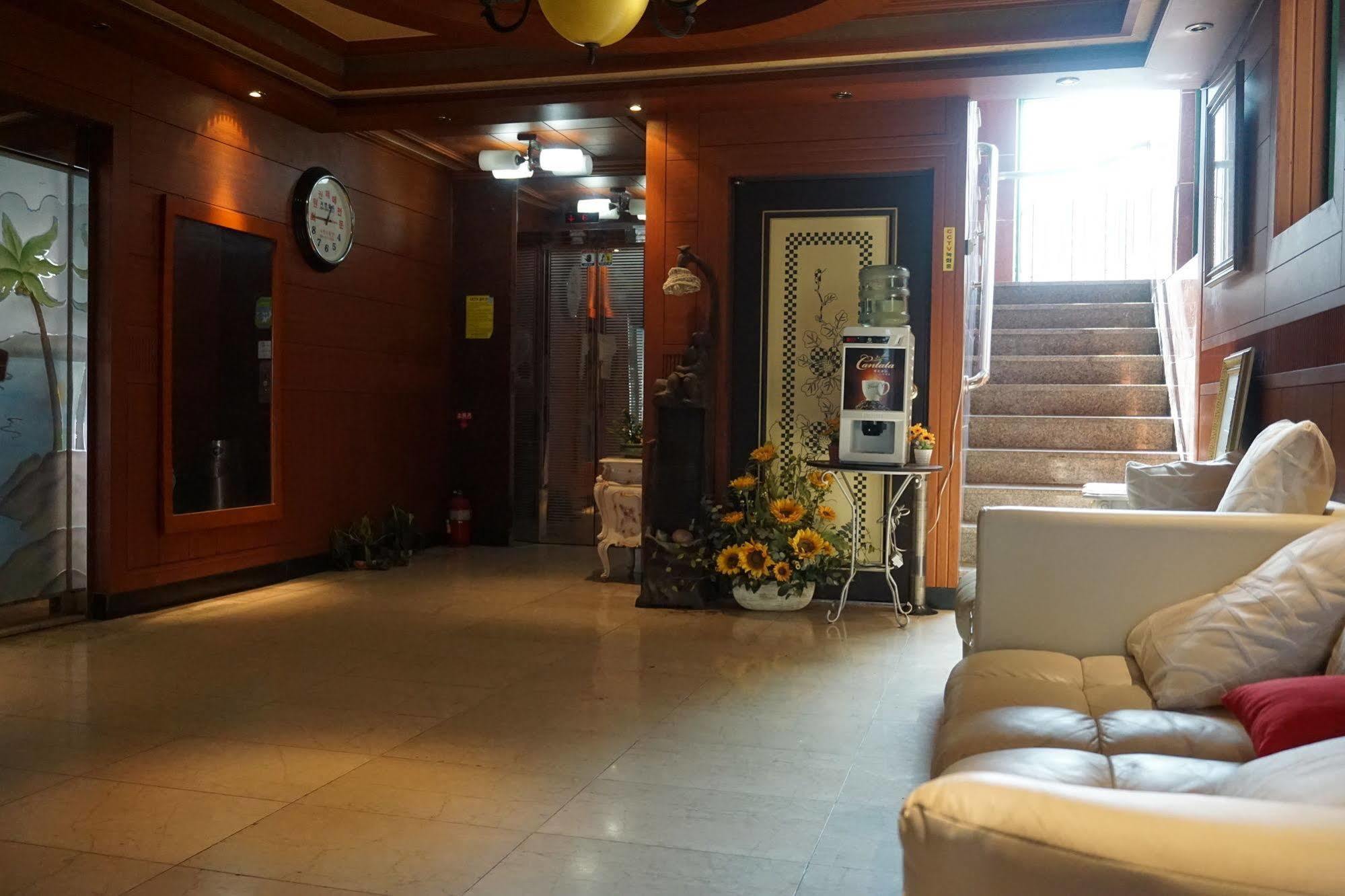 Picasso Motel Haeundae Busan Exterior foto